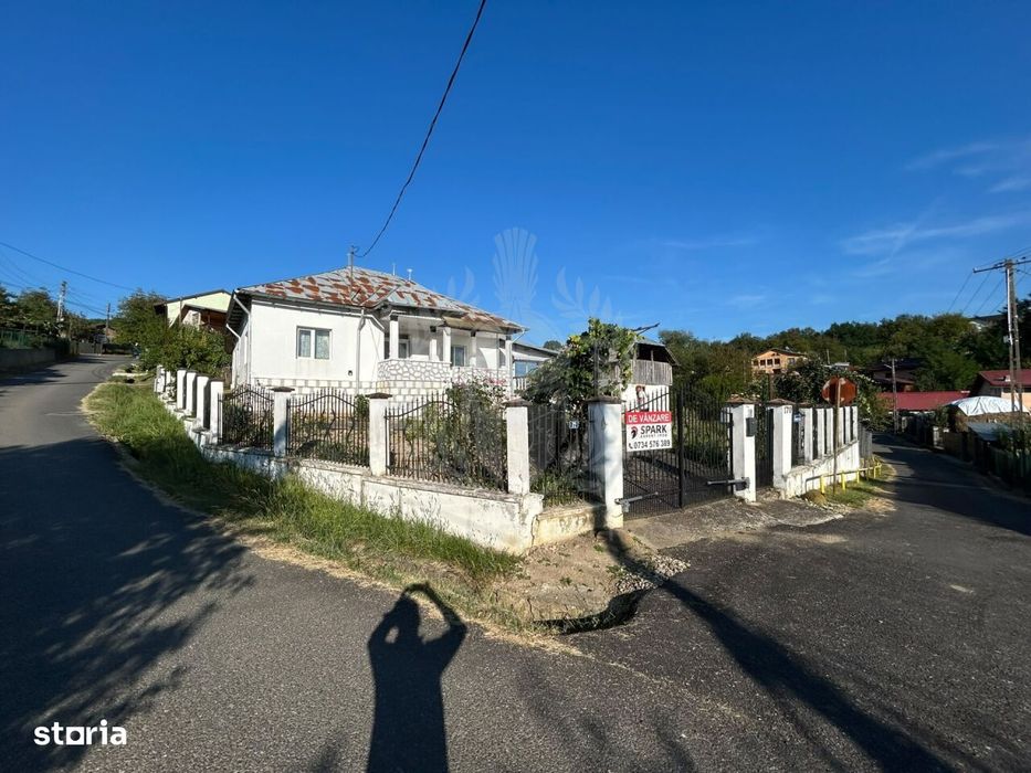 Casa 4 Camere// Comuna Valcanesti