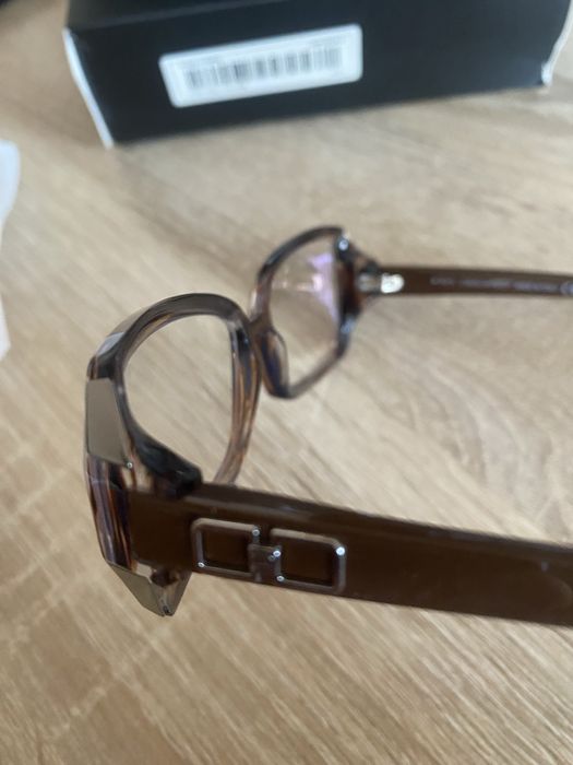 Диоптрични очила с  висок клас рамки и лещи в комплект
