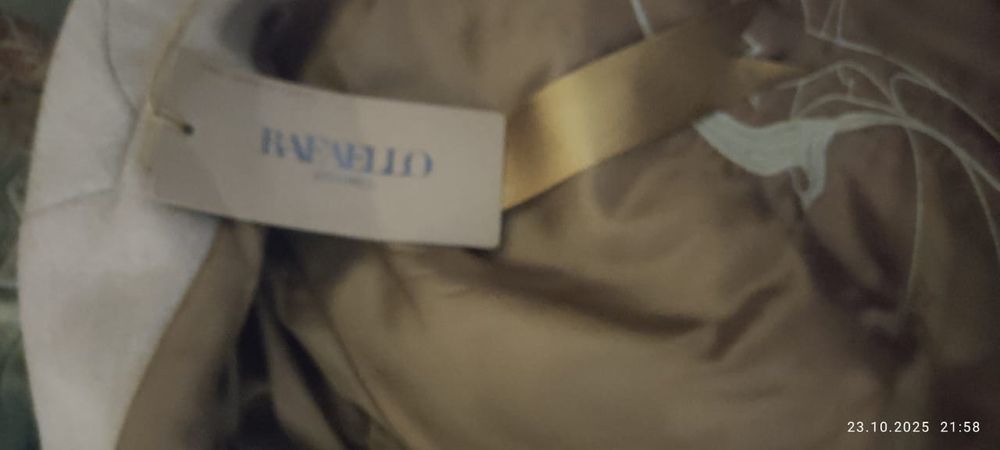 Продам Польто  Rafaello