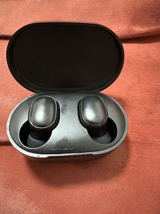 Продам  наушники редми