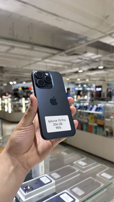 Iphone 15 pro 256 90%