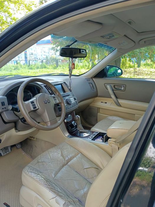 Продам машину !!