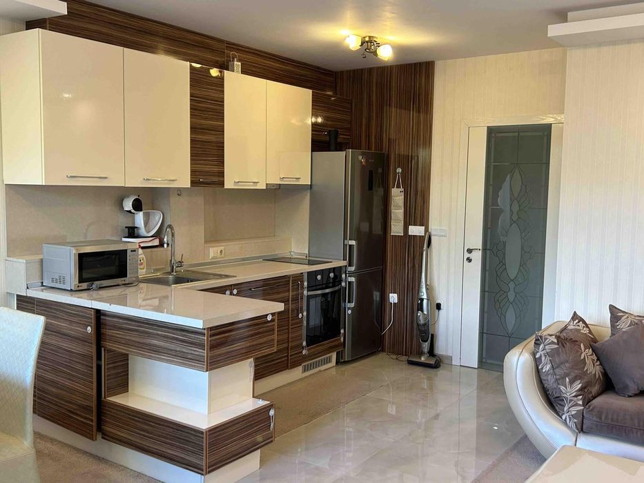 Дава се под наем Двустаен апартамент в Варна, Зимно кино Тракия - 70 кв.м за 575 € - Снимка #1