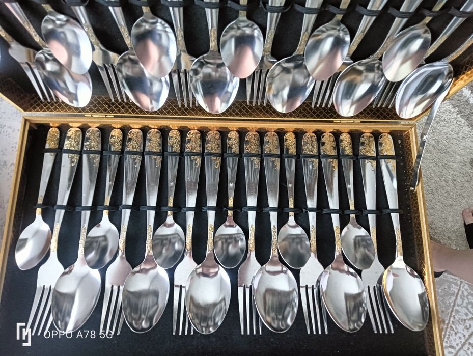 Столовый набор.               .