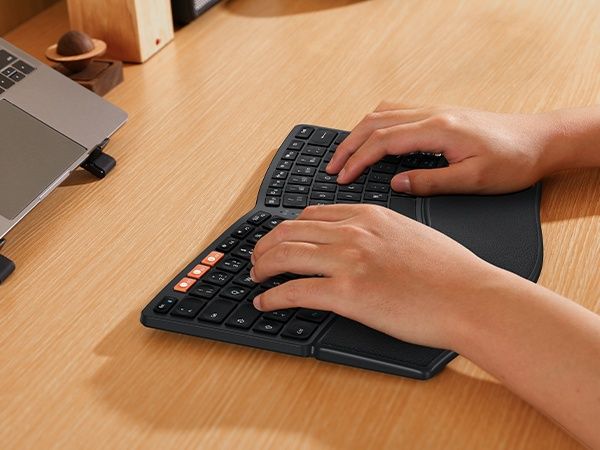 ProtoArc EK04: Безжична Ергономична Клавиатура с 2х Bluetooth и ресивъ