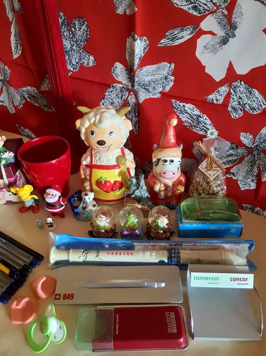 Сувениры. Ручки. Статуэтки.