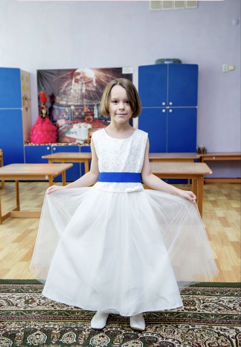 Платья на девочку ( нарядные)