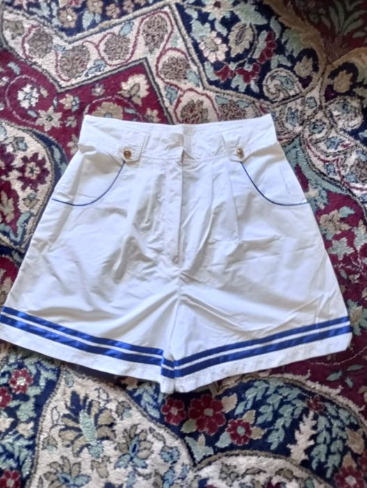 Pantaloni scurți ADIDAS .