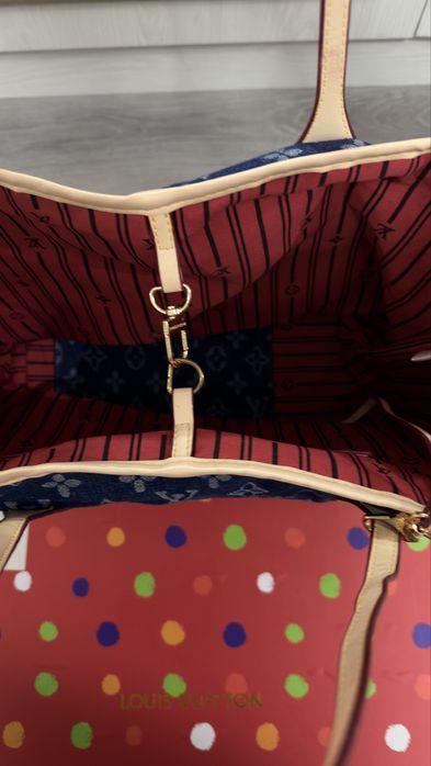 Женские сумки продаю