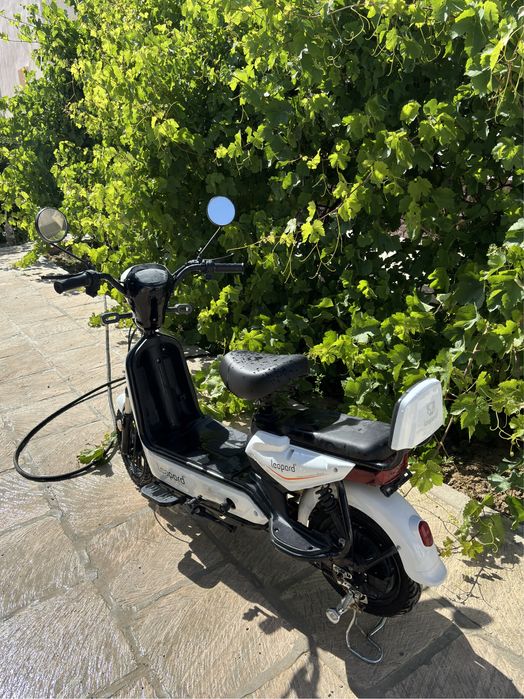 Электроскутер Электровелосипед