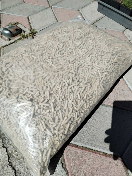 Vand peleti albi calitate garantata.