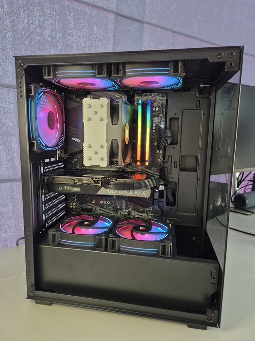Gaming cu RTX 5050, Ryzen 5 5600X, Corsair RGB si ssd 512GB PCIe 4.0