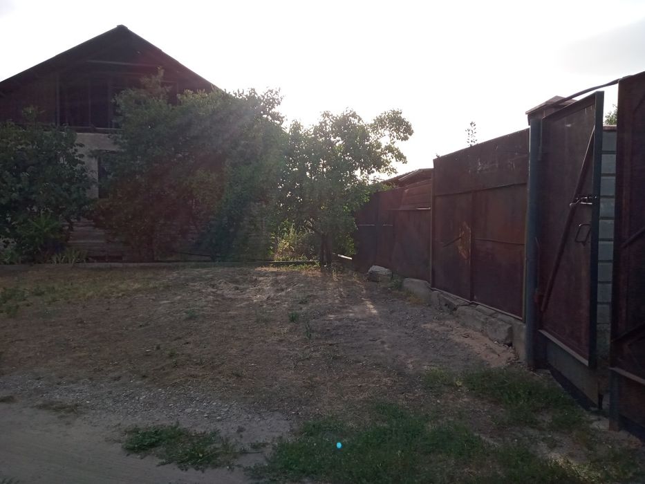 20 соток,два дома.
