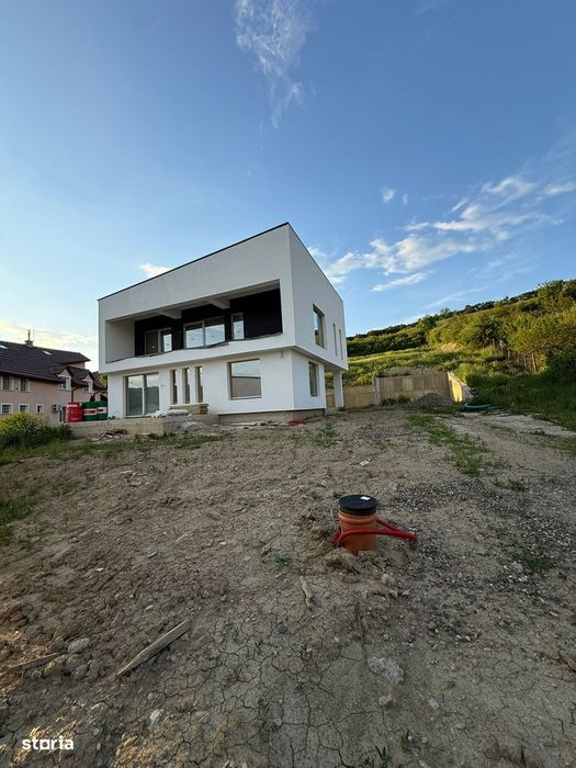 Casa moderna P+E 214 mp Corunca, str Rasaritului