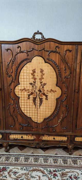 Румынский спальный гарнитур  Д-10 в отличном состоянии, как новый.