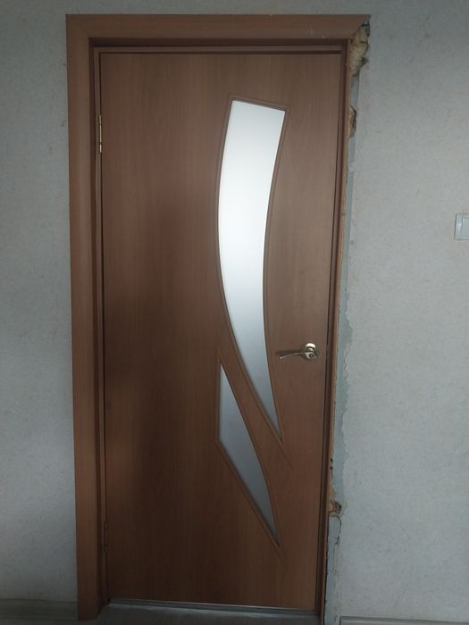 Продам двери межкомнатные за все