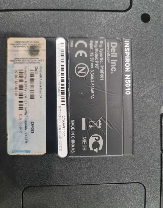 Продавам лаптоп Dell много запазен с ssd