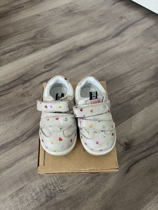 Кроссовки детские кожанные