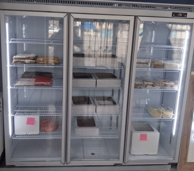 Витринный холодильник