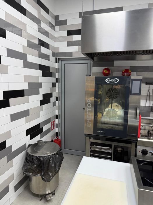 Predau afacere la cheie Mall Colosseum