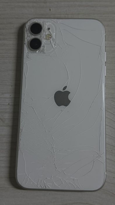 Продаю Iphone 11  128гб