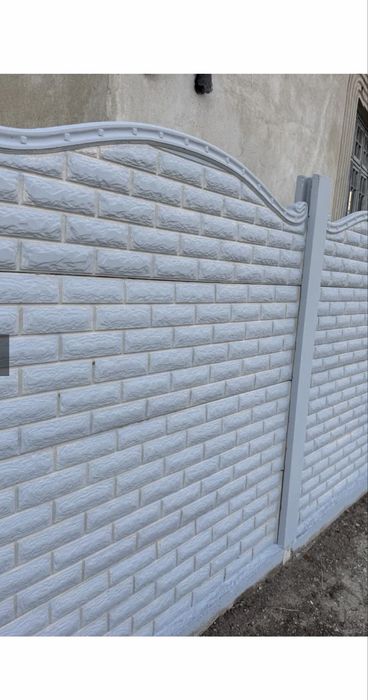 Gard beton / porti metalice-tabla decupata
