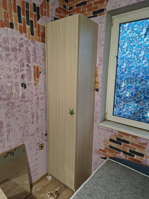 Еднокрилен Гардероб