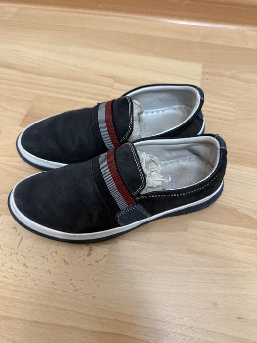 Продам детскую обувь