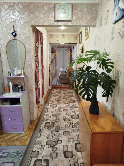 Продаётся 2 комнатная квартира.