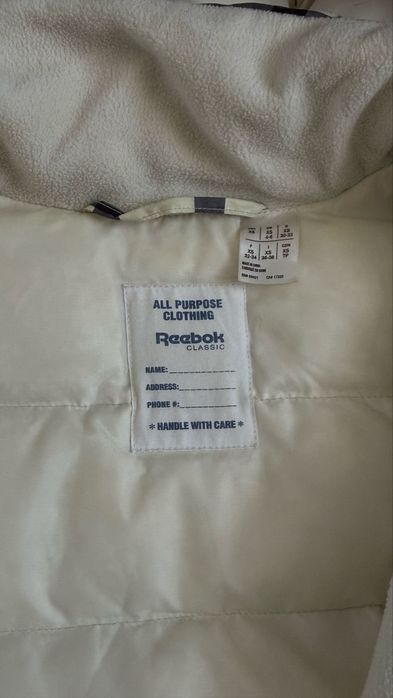 Продам куртку Reebok