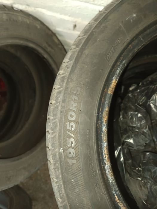 Vând 4 cauciucuri de vara195 50 15