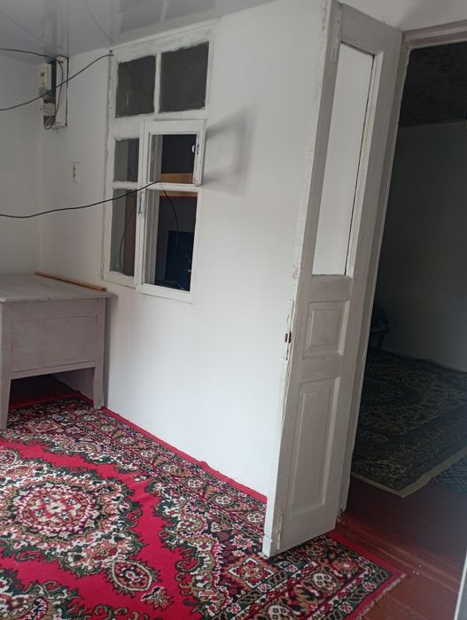 Mirobod tumani. Avenu orqa tomoni. Hovli