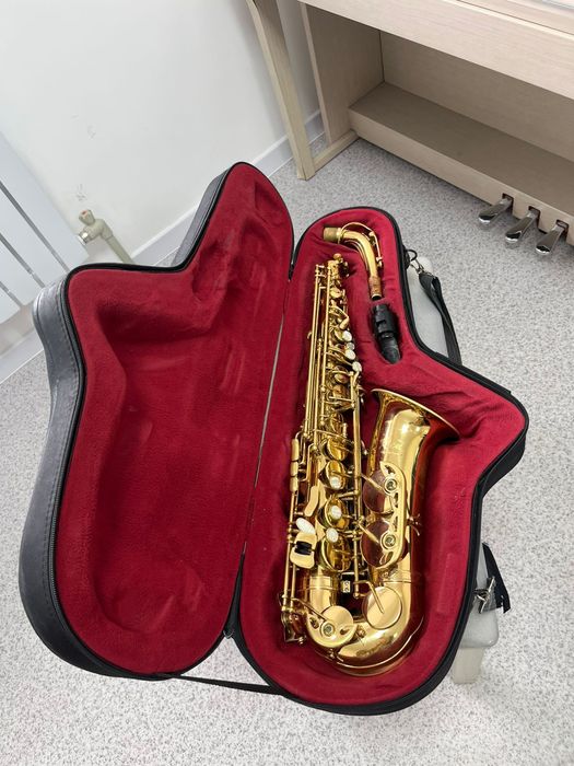 Продаётся   Алть саксофон Eь