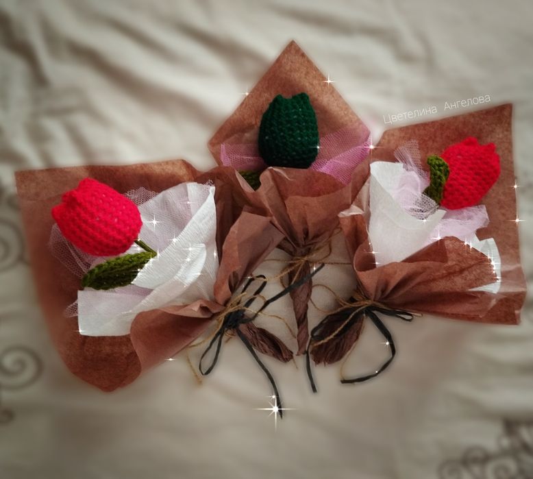 Плетени лалета в букет