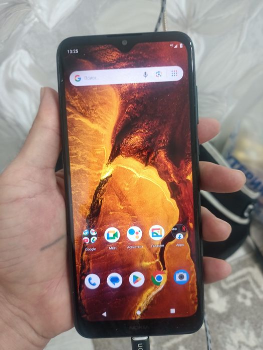 Продаётся сотовый телефон