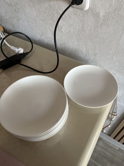 Продам тареоки белого цвета