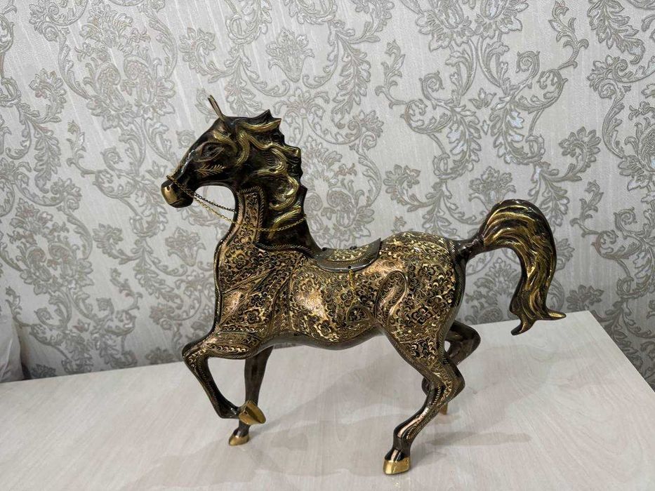 Антикварная лошадь для коллекции, конь из латуни, ручная работа.
