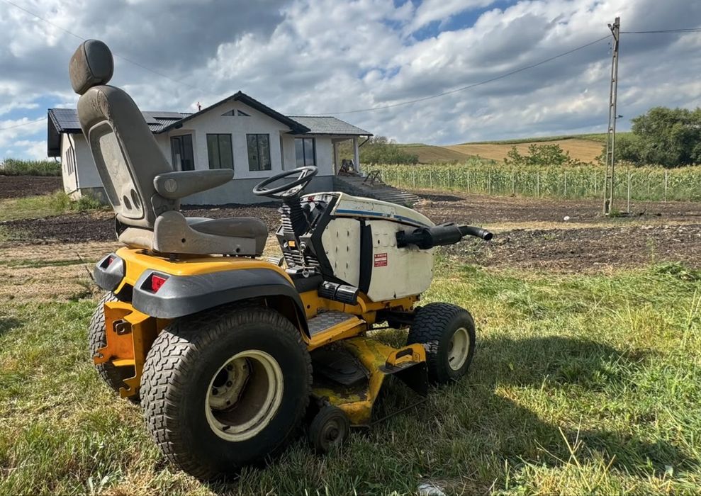 Cub Cadet Diesel Kubota D640 18 CP | 1.300 ore | Masă 133 cm | Tuns Gazon | Servo