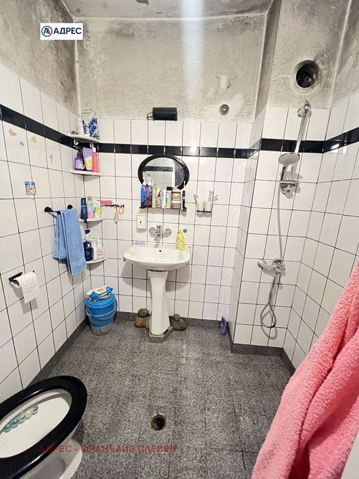 Продава се Етаж от къща в Плевен, Широк център - 115 кв.м за 1374 €/кв.м - Снимка #8