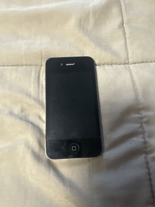 Lot Electronice – 1 Tabletă FUNCȚIONALĂ + 3 Telefoane PENTRU PIESE (Ecrane intacte