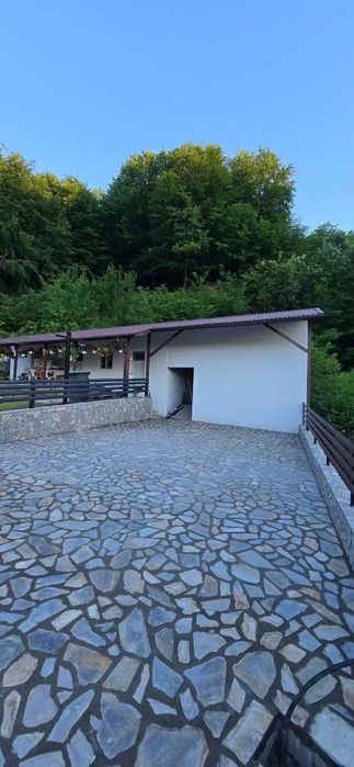 Piatra naturala de munte rezistentă la trafic greu, Asiguram transport și montaj in toată țara