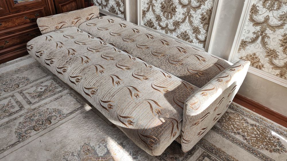 Продам диван (книжка). Самовывоз.