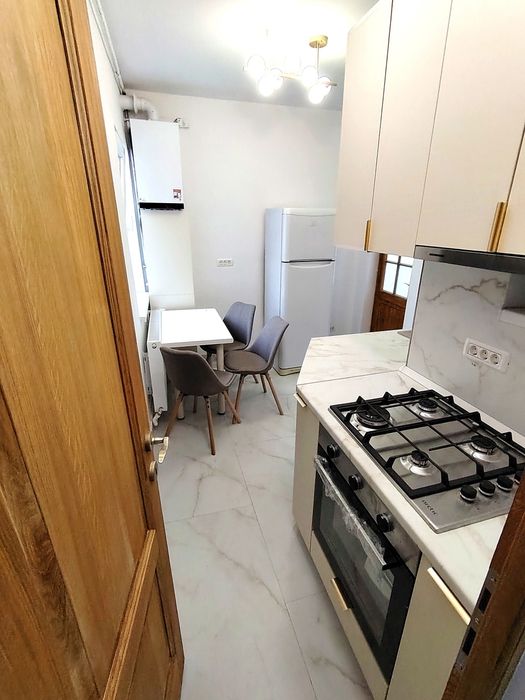 Inchiriez apartament 3 camere