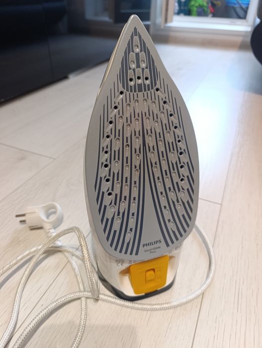 Fier calcat, PHILIPS AZUR 7000 series