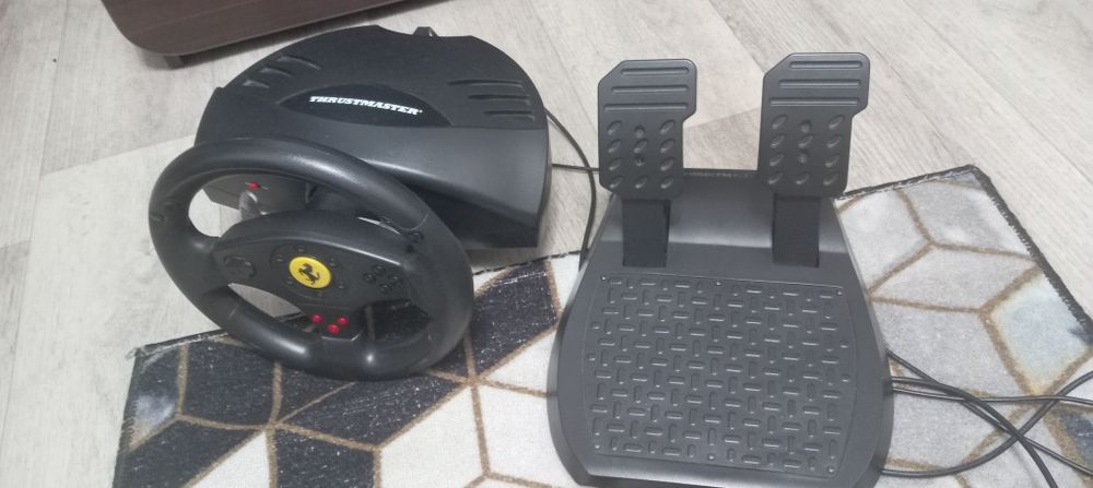 Педали, руль от thrustmaster