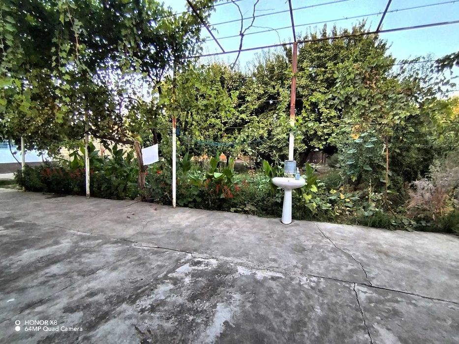 Продаётся дом с участком, расположенный в Туйтепе