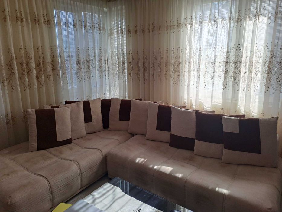 НАМАЛЕН! СПЕШНО! Ъглов диван с възглавници!