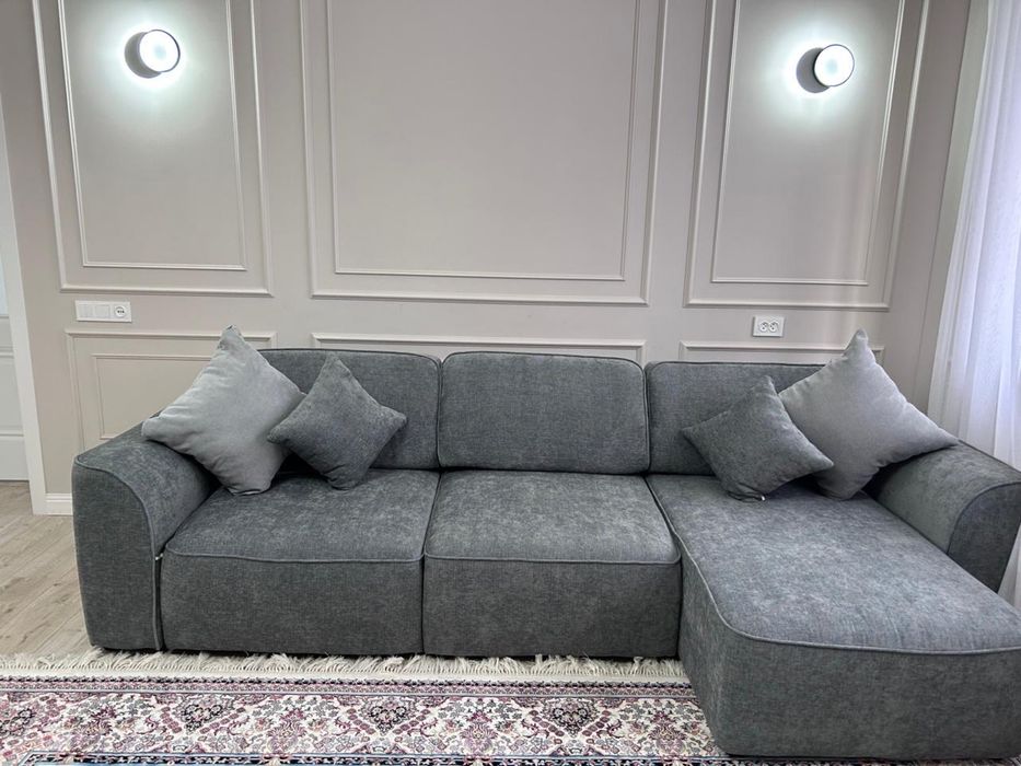 Продается диван для гостиной