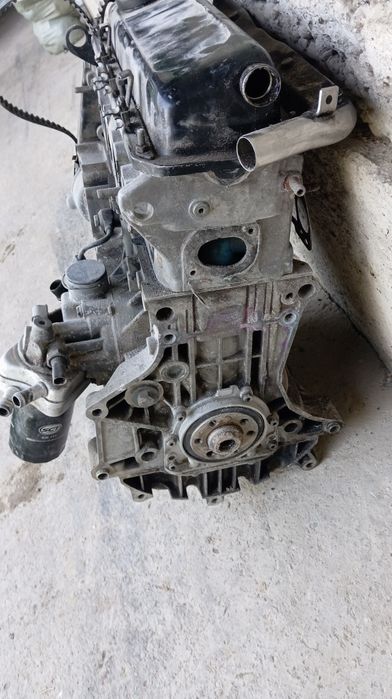 Мотор на Пассат б5 1.6л