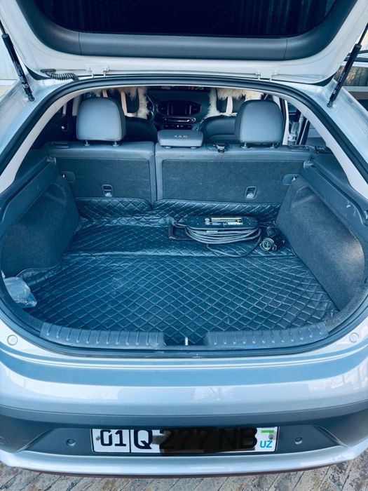 Продаю электромобиль Hyundai IONIQ 2019 года выпуска.